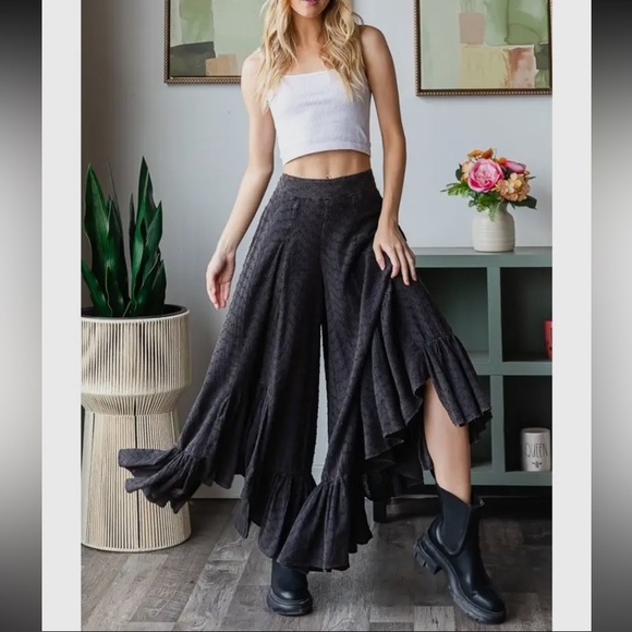 Oli & Hali Washed Black Ruffled Wide-Leg Pants - Picture 1 of 3